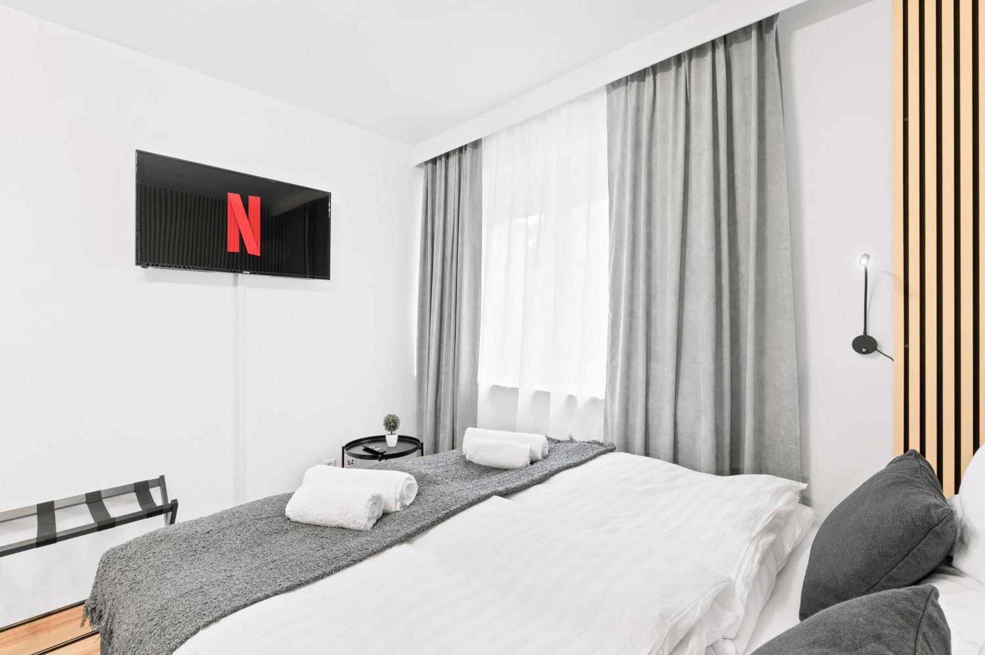 Apartment Naehe Hauptbahnhof, Fuer Zwei, Kingsize Bett, Netflix Pforzheim