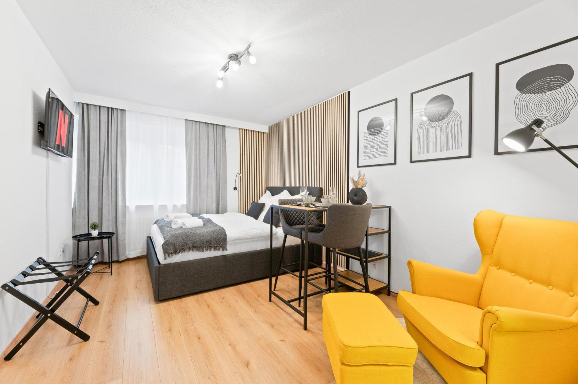 Naehe Hauptbahnhof, Fuer Zwei, Kingsize Bett, Netflix Pforzheim