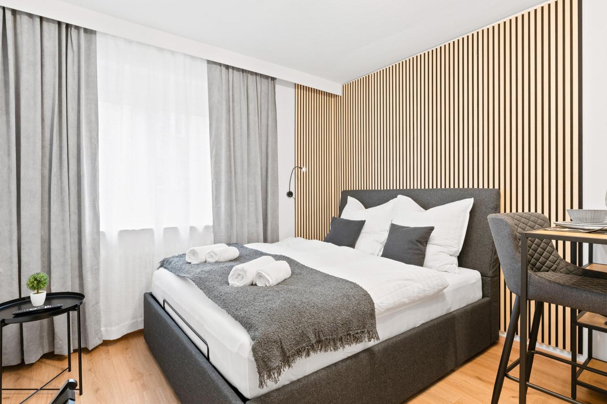 Naehe Hauptbahnhof, Fuer Zwei, Kingsize Bett, Netflix Pforzheim
